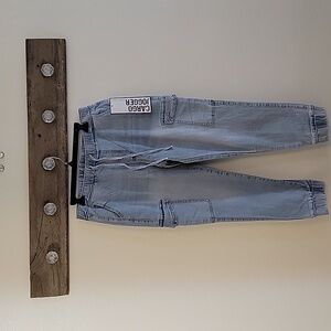 NWT Almost Famous Cargp  Jogger Jeans SZ XL